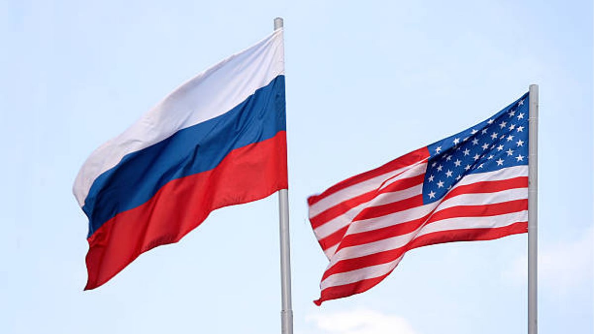 | Photo: iStock : Russia to Honor Nuclear Arms Limits for One Year After 